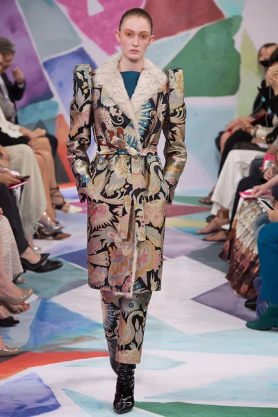 Look 13